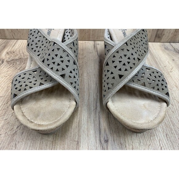 Minnetonka Platform Wedge Eyelet Sandals Women's Size 10 Brown Suede Leather - Picture 6 of 15